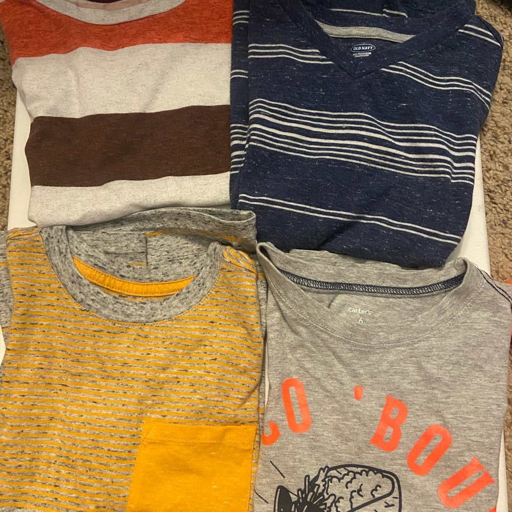 Lot of 4 T-shirts Brands Old Navy, Cat& Jack and Carter’s